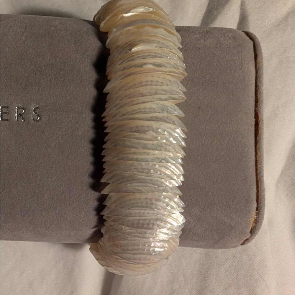 Stretch Shell bracelet ivory